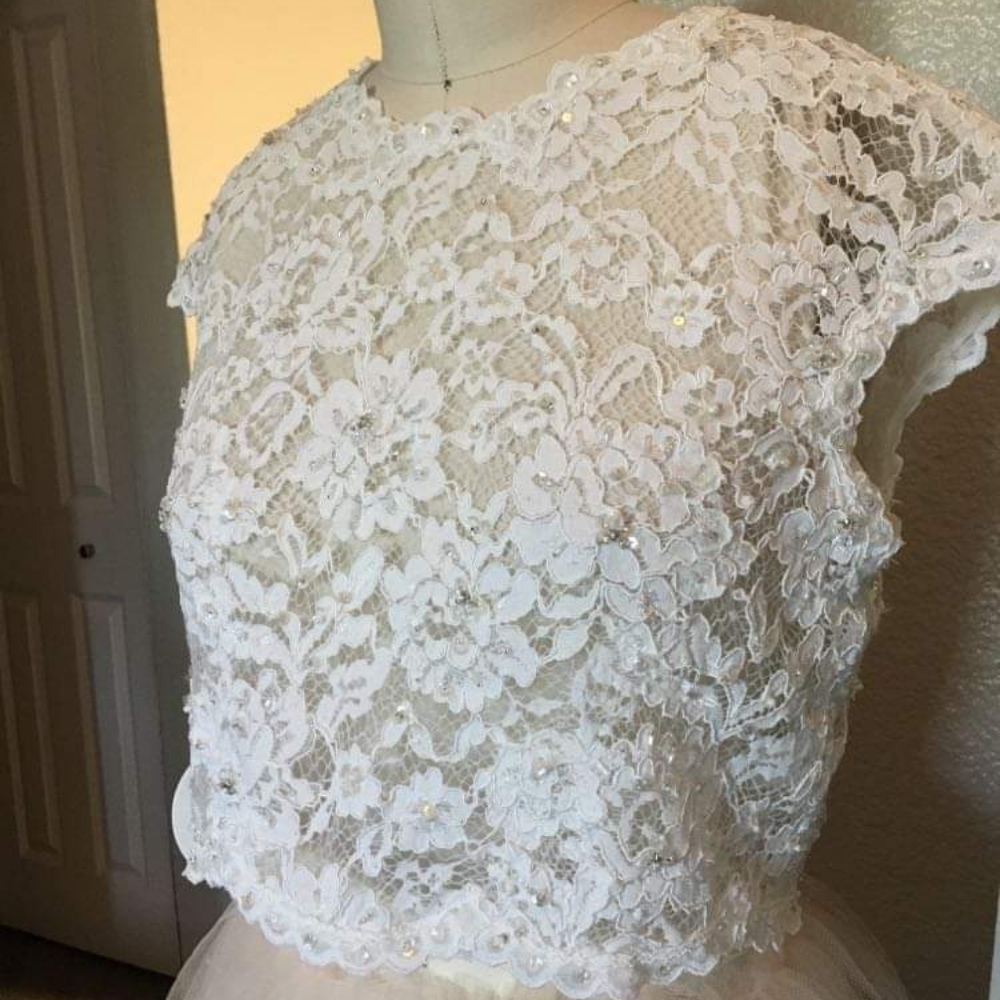 Miss Circle  beautiful lace croptop